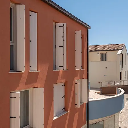 Marina Salivoli 2*
