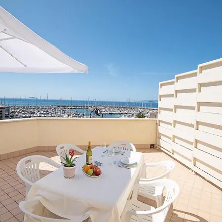 Marina Salivoli Aparthotel