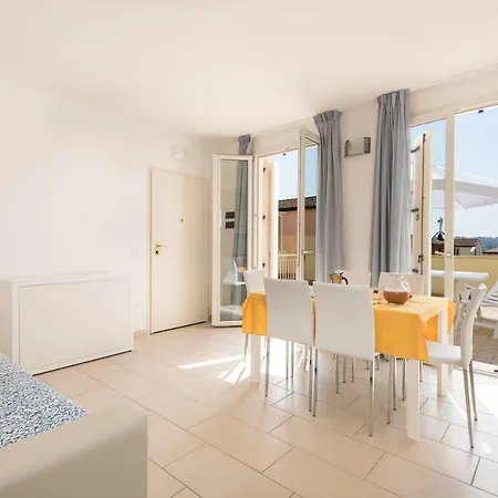 Lejlighedshotel Marina Salivoli 4*